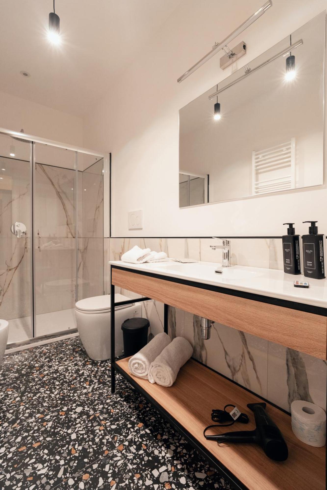 Naman Hotellerie - Monti Rome Bagian luar foto