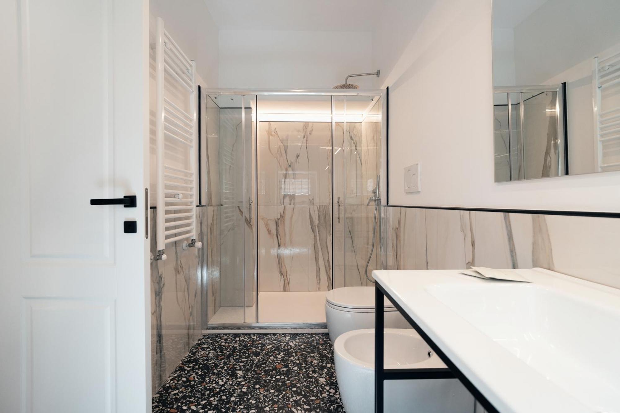Naman Hotellerie - Monti Rome Bagian luar foto