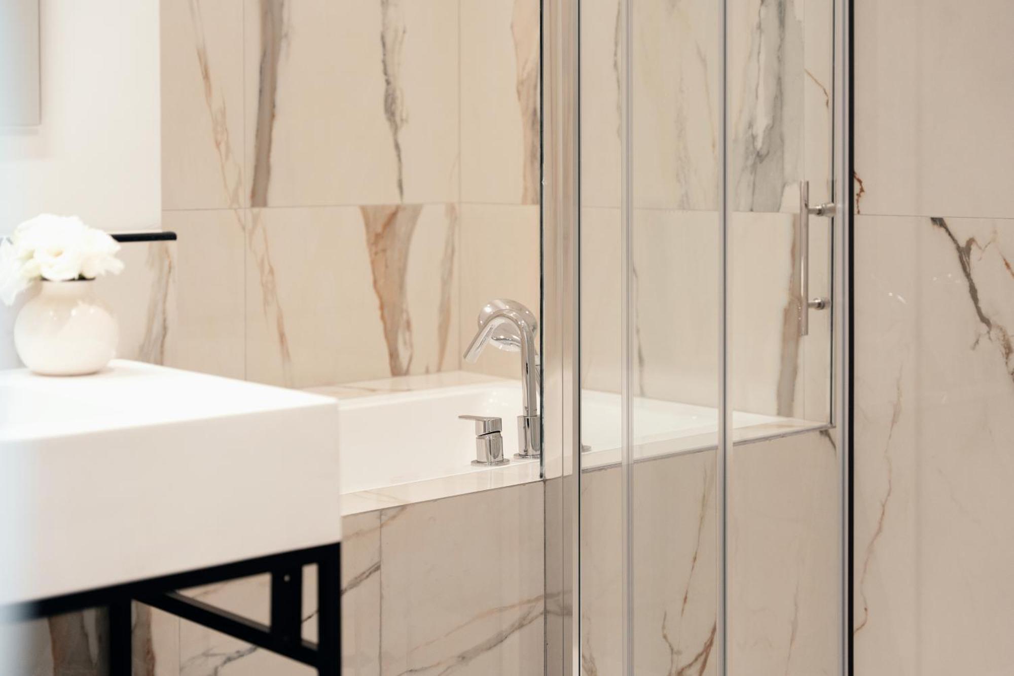 Naman Hotellerie - Monti Rome Bagian luar foto