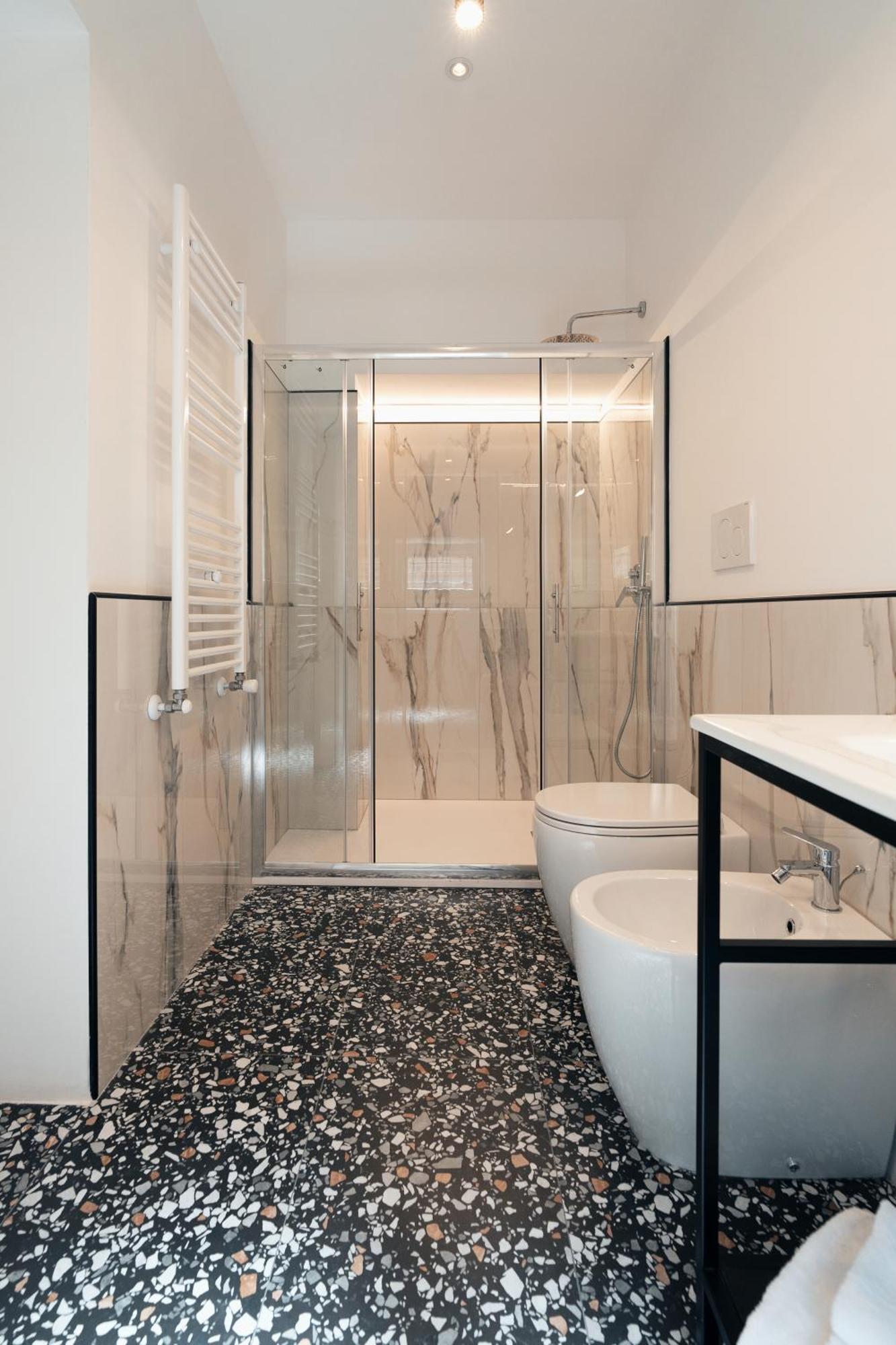 Naman Hotellerie - Monti Rome Bagian luar foto