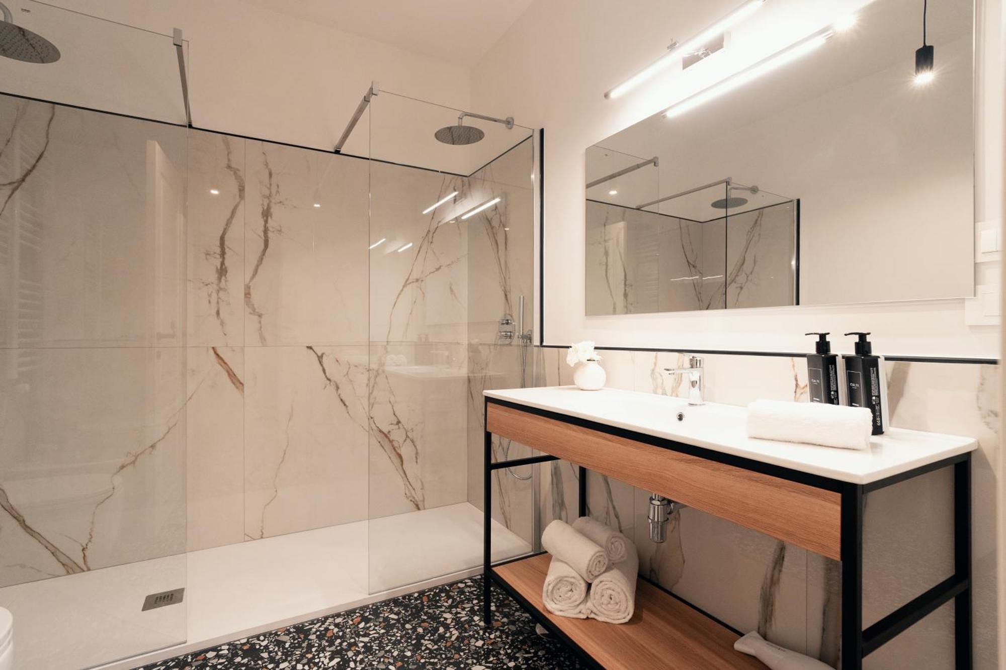 Naman Hotellerie - Monti Rome Bagian luar foto