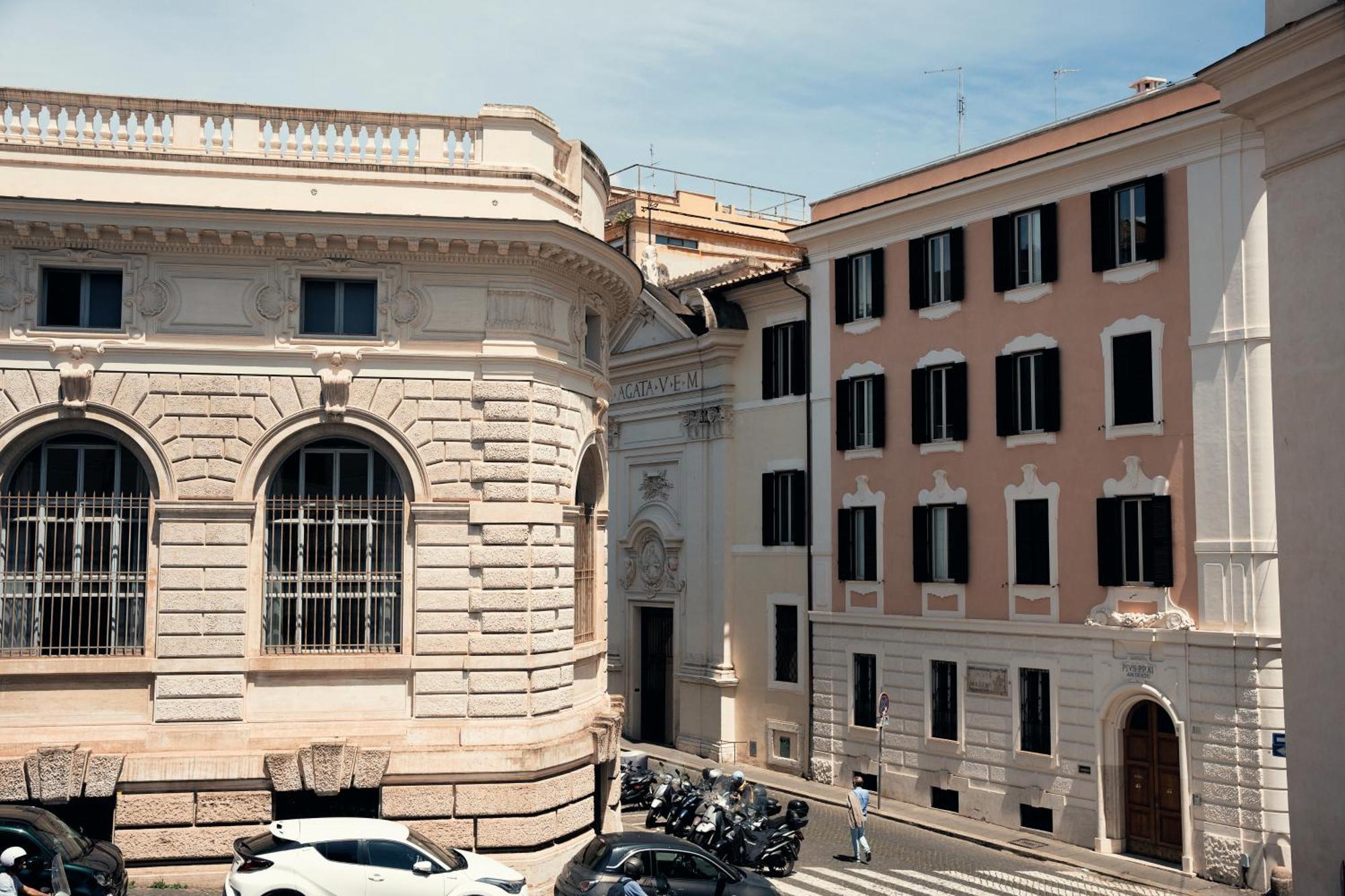 Naman Hotellerie - Monti Rome Bagian luar foto